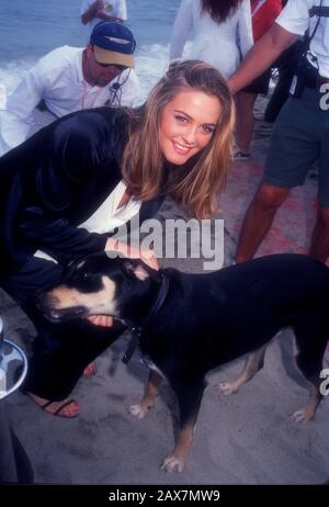 Malibu, Kalifornien, USA 7. Juli 1995 Schauspielerin Alicia Silverstone besucht die "Clueless"-Premiere am 7. Juli 1995 in Leo Carrillo Beach in Malibu, Kalifornien, USA. Foto von Barry King/Alamy Stock Photo Stockfoto