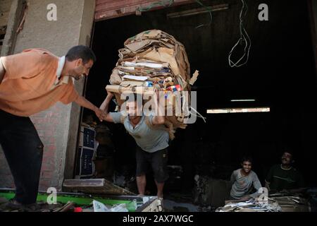 Manshiyat Naser, Garbage City, ist eine Siedlung am Stadtrand von Kairo. Stockfoto