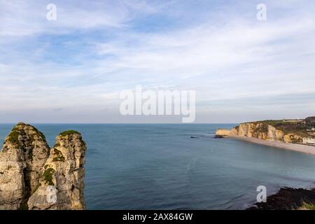 Etretat, Normandie, Frankreich - Die Klippen im Norden ('Amont'-Klippe) Stockfoto