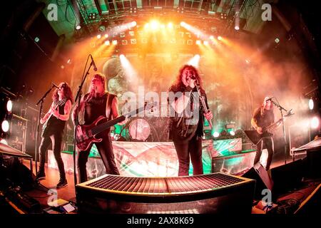 Oslo, Norwegen. Februar 2020. Die amerikanische Thrash-Metal-Band Testaments führt ein Live-Konzert in Rockefeller in Oslo durch. Hier ist Sänger Chuck Billy live auf der Bühne zu sehen. (Foto: Gonzales Foto - Terje Dokken). Stockfoto