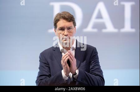 11. Februar 2020, Baden-Württemberg, Stuttgart: OLA Källenius, Vorstandsvorsitzender der Daimler AG, spricht auf der Jahres-Pressekonferenz der Daimler AG. Foto: Marijan Murat / dpa Stockfoto