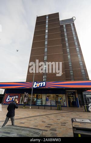 B&M Einzelhandelsgeschäft, Geschäft in Hanley, Stoke on Trent, Staffordshire, britische multinationale Sortenwarenhandlung, seitdem geschlossen, städtischer Niedergang, Armut Stockfoto