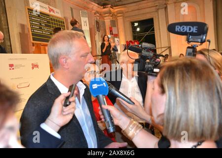 Der Premio Strega wurde im Nymphaeum der Villa Giulia abgehalten, dem Ort des etruskischen Museums. Auf dem Foto Eugenio Antonio Scurati (MARCELLINO RADOGNA/Fotogramma, ROM - 2019-07-04) p.s. la foto e' utilizzzabile nel rispetto del contesto in cui e' stata scattata, e senza intento diffamatorio del decoro delle persone rappresentate Stockfoto