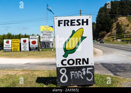 Hawkes Bay Roadside Fresh Fruit Vendor, Neuseeland Stockfoto