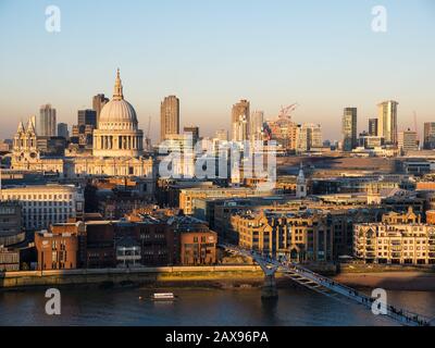 St. Paul's Cathedral, Sunset, City of London, England, Großbritannien, GB.