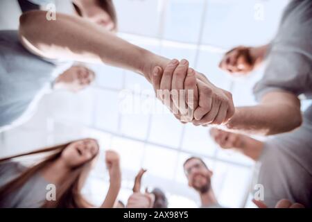 Starke Handshake der beiden Führer in den Kreis der Freunde Stockfoto