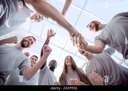 Starke Handshake der beiden Führer in den Kreis der Freunde Stockfoto