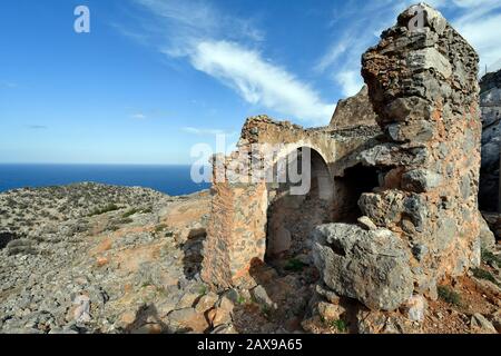 Griechenland, Insel Crete, Ruine einer Kapelle in Der Bärenhöhle Stockfoto