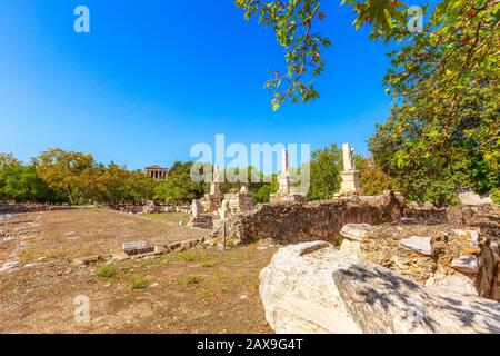 Athen, Griechenland Wahrzeichen von Odeon der Agrippa-Statuen im Alten Agora-Panoramablick Stockfoto