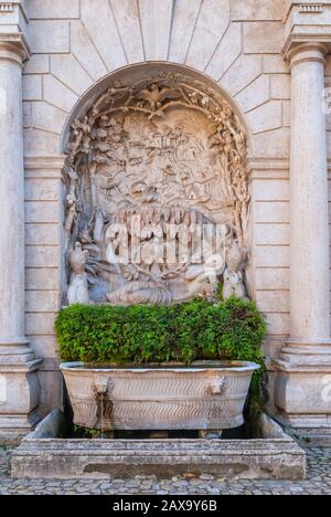 Springbrunnen Schlafende Venus im Hof der Villa D'Este in Tivoli, Italien Stockfoto