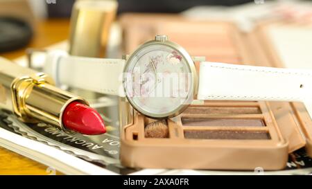 Evolvens Budapest IKON Uhr für Frauen. Für die gut gekleideten Frauen Handgelenke. Stockfoto