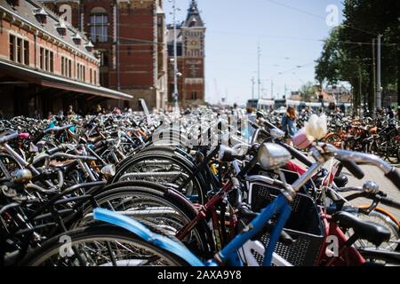 Fahrräder in Amsterdam Stockfoto