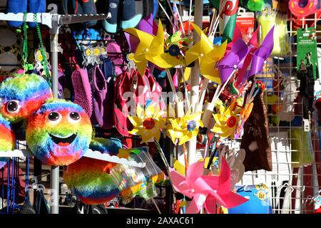 Barry, Vale of Glamorgan/Wales - 19. Januar 2020: Das Barry Island Fairground ist für den Winter bu geschlossen. Die Geschäfte und der Stall bleiben geöffnet Stockfoto