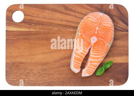 Das einzige rohe Steak von Wildlachs auf einer Holzküche Stockfoto