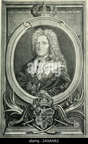 Ein vagabundierender Höfling; aus den Memoiren und Briefen des Barons Charles Louis von Pöllnitz . bles, hatte sich gerade aus dem Undenklichkeit der Steuerbefreiung gekränzt. Andererseits hatte er die damit verbundenen und alloweinlichen beseitigt, um über ihr Eigentum zu verfügen, wie sie Hsted.Weiter bot Rothenburg an, Pollitz mit ihm zurückzunehmen und ihm Geld zu leihen. Aber der Fortschritt wurde in Neuen Papierwährungen Des Gesetzes, den Billets dEtat, vorgenommen. Unter Ausnutzung der Mynecessitäten zwang er mich in die ruinösesten BargainI, die jemals geschlagen wurden. Pollitz verbilligte seine Notizen, und machte sich mit dem, was noch vom Geld übrig war, auf f Stockfoto