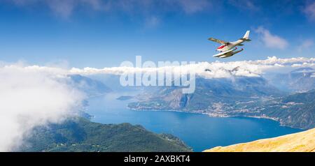 Wasserflugzeug über den Comer See Stockfoto