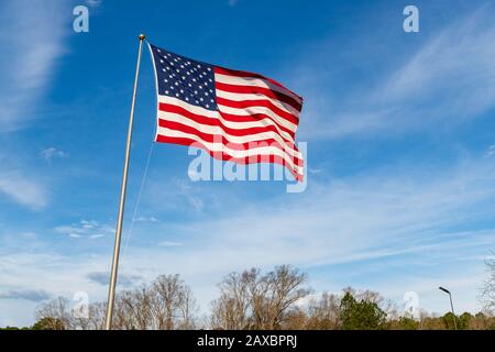 Amerikanische Flagge im Wind, mit schönen Rot, Weiß und Blau. Stockfoto