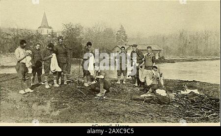 Penn State im Weltkrieg. Ausbildung Französischer Rotkreuz-Hunde. Cootie Hunt Page Four Achtunday Pbnn Statb in thb World Wa.k Stockfoto