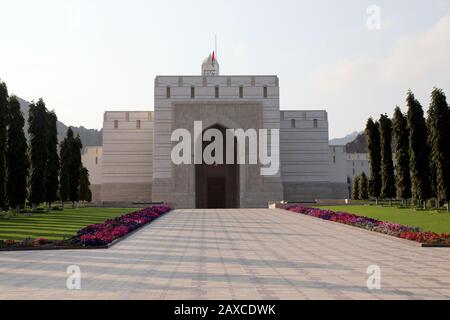 Muscat/Oman - 11. Februar 2020: Der Rat von Oman (parlament) im Distrikt Al Bustan der Hauptstadt Muscat des Landes Stockfoto