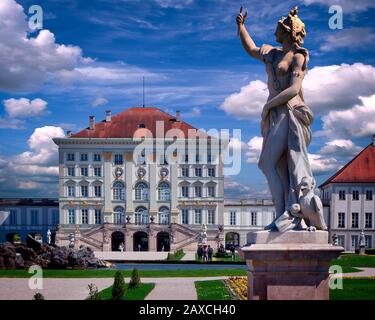 De - BAYERN: Schloss Nymphenburg in München Stockfoto