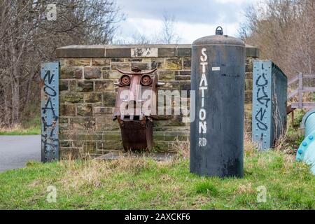 Station Road, Route 66, The Spen Valley Greenway, eine 7 km lange Strecke im National Cycle Network, die Dewsbury mit Oakenshaw verbindet. Stockfoto