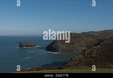 Willapark Headland und Boscastle Lookout Station am Atlantik auf dem South West Coast Path beim Village of Boscastle in Cornwall, England, Großbritannien Stockfoto