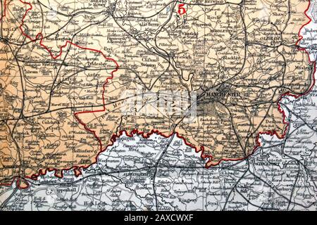 Detail aus einer Karte der Grafschaft Palatin von Lancaster aus dem Jahr 1868, also Lancashire, wie es damals war, aus der Ordnance Survey von J. Bartholomew F.R.G.S.; dieser Abschnitt umfasst Bolton, Oldham und Rochdale, Manchester, Stockport, Altrincham Stockfoto