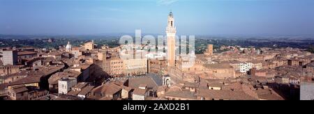 Italien, Toskana, Siena, Blick Auf die Piazza del Campo und den Torre Del Mangia vom Dom Stockfoto