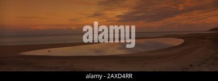 Wolke über einem Ozean, Na Pali Coast, Kauai, Hawaii, USA Stockfoto