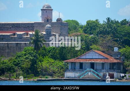 Das Castillo de Jagua, eine Verteidigungsfestung aus dem 18. Jahrhundert, die am Eingang der Cienfuegos-Bucht im Süden Kubas errichtet wurde Stockfoto