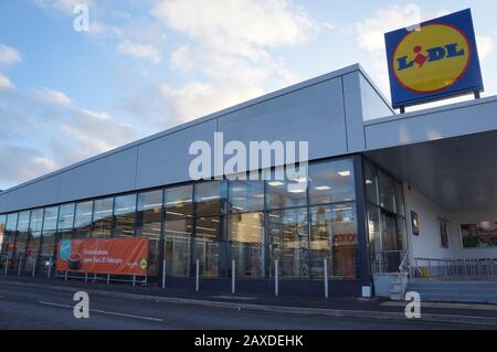 New Lidl Store, einer der Supermärkte, die während der Coronavirus-Lockdown in BOSTON Lincolnshire geöffnet bleiben dürfen. Stockfoto