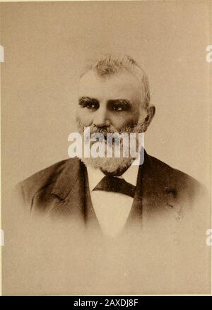 Geschichte der Grafschaften allen und Woodson, Kansas: Verschönert mit Porträts bekannter Persönlichkeiten dieser Grafschaften, mit Biografien unserer repräsentativen Bürger, Einschnitten öffentlicher Gebäude und einer Karte der einzelnen Bezirke. Verheiratete Blanche Hydeand ist jetzt bei der Atchison Topeka & Santa Fe Railroad Company.-Charles, von Yates Center, Und Marvin, Avho ist immer noch bei seinen Eltern. In seinen sozialen Beziehungen Mv. Hunt ist ein Maurer, ein Ritter von Pythiasand und ein Odd Fellow und hat in der letzten benannten Organisation den Abschluss genommen. Er ist ein überzeugter Demokrat in den Politäten, seit er zischste Präsidentschaftswahl für abgegeben hat Stockfoto