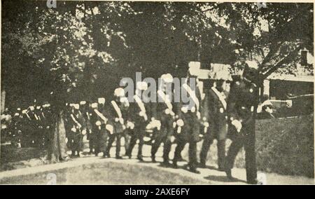 Eine Geschichte von Rom und Floyd County, Bundesstaat Georgia, Vereinigte Staaten von Amerika; einschließlich zahlreicher Vorfälle von mehr als lokalem Interesse, 1540-1922 . , A. W. Findley, George Anderson; Richter am Stadtgericht: W. J. Nunnally; Gerichtsprofessor: D. W.Simmons; Schatzmeister: T. B. Ov/ens; Vermessungsingenieur: R. L. Brown; Steuereintreiber:John M. Vandiver; Steuerempfänger: J. Zach Salmon; Sheriff: Joe Barron; Coroner:John W. Miller; County Commissioners: J. G. Pollock, L. N. C. C. Griffin, C. M. Young, J. Scott Davis. Wahl vom 6. April, gewöhnlich: Harry Johnson; Steuereintreiber: John M.Vandiver; Steuerbescheide Stockfoto
