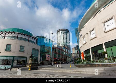 Einkaufsviertel mit Stierkampfarena, Birmingham, Großbritannien Stockfoto