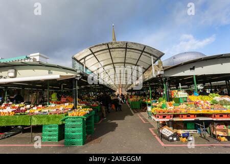 Obst und Gemüse im Verkauf, Birmingham Market, Großbritannien Stockfoto