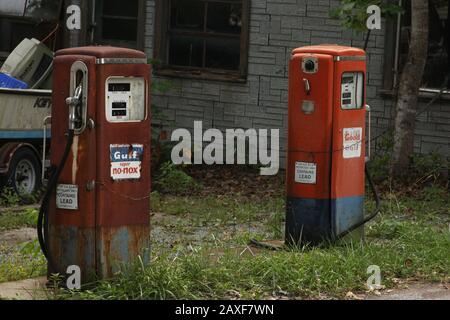 Gebrauchs Tankstellenpumpen in den USA Stockfoto