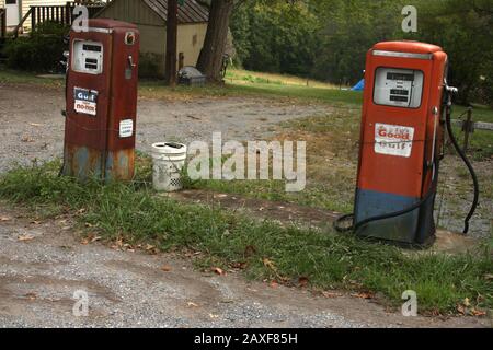 Gebrauchs Tankstellenpumpen in den USA Stockfoto