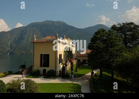 Villa del Balbianello Loggia am Comer See, Italien. Schöner alpiner See mit malerischen Dörfern, luxuriösen Villen, Palazzo und dramatischer Landschaft Stockfoto