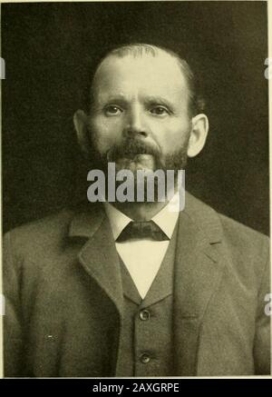 Eine Reihe von Memoiren und Genealogie repräsentativer Bürger der Stadt Seattle und der Grafschaft King, Washington, einschließlich Biographien vieler von denen, die vergangen sind . sind mit denen des Nordwest gründlich identifiziert worden, Und jederzeit ist er bereit, jeder Bewegung, die zu Gunsten dieses Abschnitts des Landes berechnet wird, Zisaid und Zusammenarbeit zu verleihen oder seine w(i!Klerful Entwicklung voranzutreiben. ALBERT BUHTZ. Albert Buhtz, der präsident der Fremont Barrel Company und der Leiter der Geschäftseinheit ist, ist ein Reprensentative der industriellen Interessen von Seattle. Als gebürtiger Deutschlands wurde er geboren Stockfoto