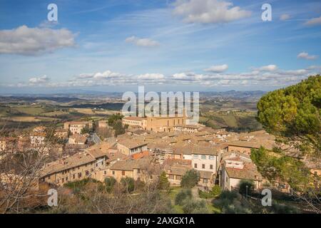 Panoramablick auf San Gimignano mittelalterliche Stadt in der Toskana am Wintertag, Italien, Europa Stockfoto