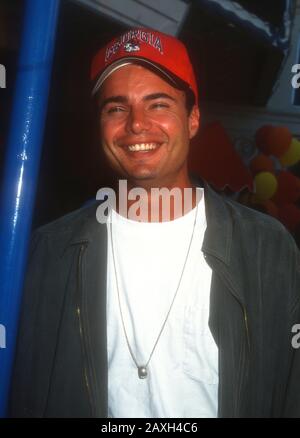 Westwood, Kalifornien, USA 9. Juli 1995 Schauspieler Matt Borlenghi besucht Warner Bros. Pictures' 'Free Willys 2: The Adventure Home' Premiere am 9. Juli 1995 im Mann Village Theatre in Westwood, Kalifornien, USA. Foto von Barry King/Alamy Stock Photo Stockfoto