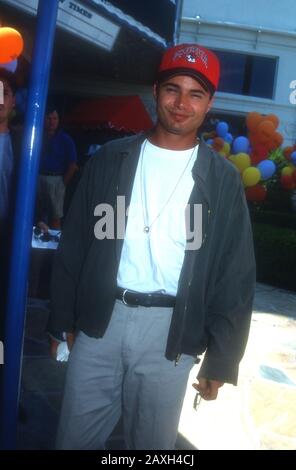 Westwood, Kalifornien, USA 9. Juli 1995 Schauspieler Matt Borlenghi besucht Warner Bros. Pictures' 'Free Willys 2: The Adventure Home' Premiere am 9. Juli 1995 im Mann Village Theatre in Westwood, Kalifornien, USA. Foto von Barry King/Alamy Stock Photo Stockfoto