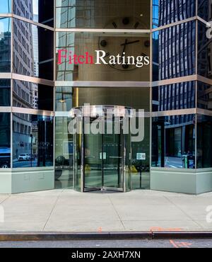 New YORK CITY - 02. FEBRUAR 2020: Fitch Ratings Bürogebäude am 02. Februar 2020 in New York, New York, Fitch Ratings ist eines der drei großen weltweit Stockfoto