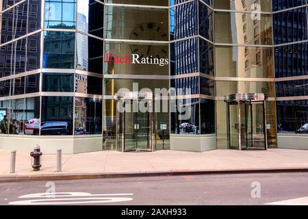 New YORK CITY - 02. FEBRUAR 2020: Fitch Ratings Bürogebäude am 02. Februar 2020 in New York, New York, Fitch Ratings ist eines der drei großen weltweit Stockfoto