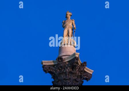 England, London, Trafalgar Square, Nelsons Kolumne, Statue von Lord Nelson Stockfoto