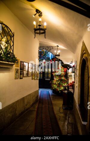 Altwelt-Restaurant Griechenbeisl in Wien, Österreich. Stockfoto