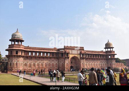 Agra, Uttar Pradesh, Indien, Januar 2020, Jahangir Mahal ist ein von Akbar errichteter Wohnpalast innerhalb des Agra-Fort-Komplexes Stockfoto