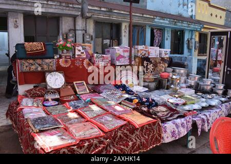 Mitgift, das Geld, die Waren oder das gut, das eine Frau ihrem Mann oder seiner Familie in der Ehe bringt, Ahmedabad, Gujarat, Indien Stockfoto