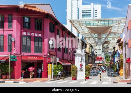 Eingang zur Essensstraße von Chinatown, mit den meisten Restaurants in der Gegend, abseits der South George Road, Singapur, Asien Stockfoto