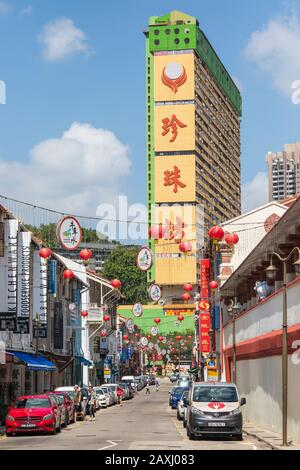 Blick auf die Smith Street zum People Park Complex, Chinatown, Singapur, Asien Stockfoto